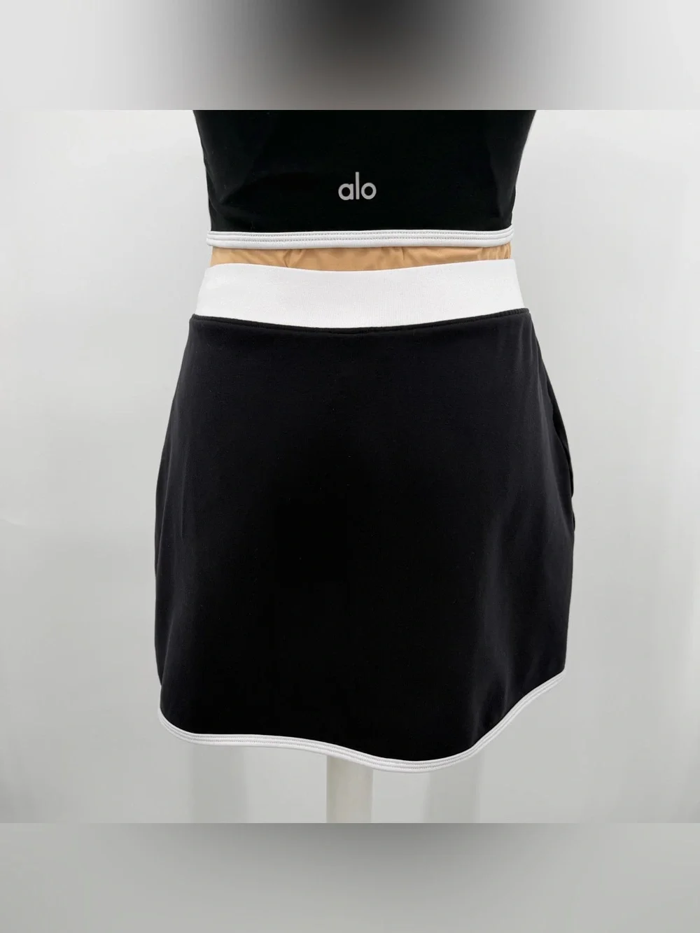 Alo yoga black white airbrush streamlined matching bra tank & skirt set S/XS